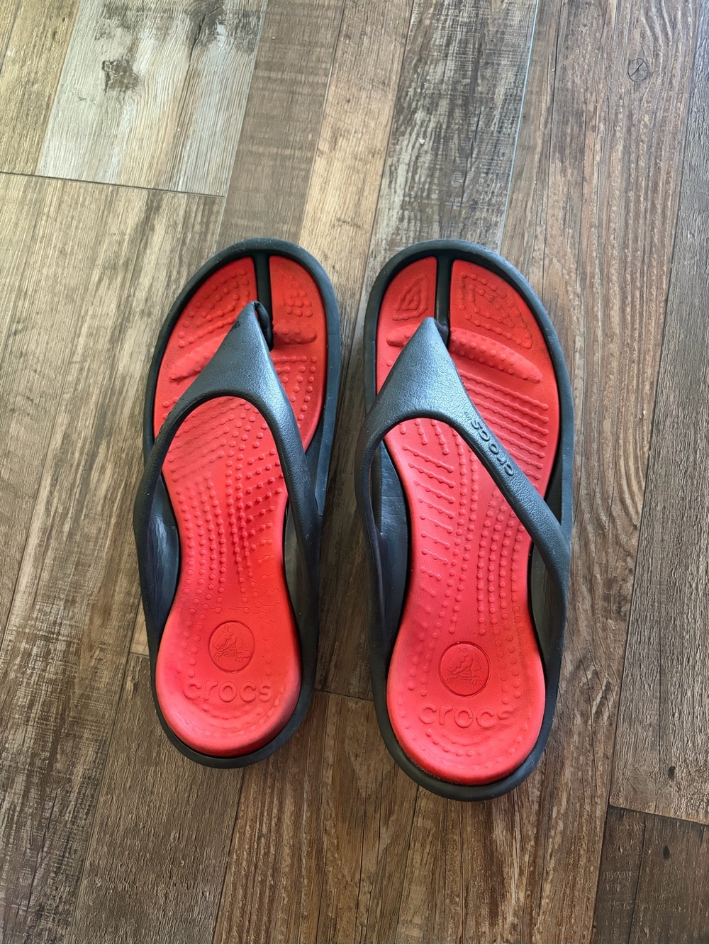 CROCS Black Strap Red Footbed Flip Flop Sandals